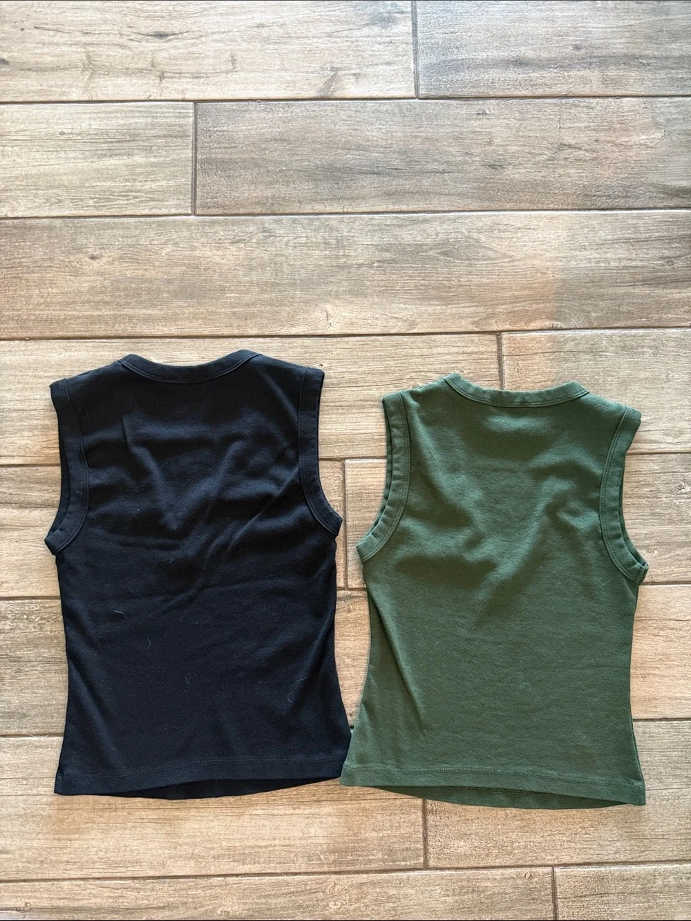 Zara Sleeveless V-Neck Tank Tops - Black & Dark Green